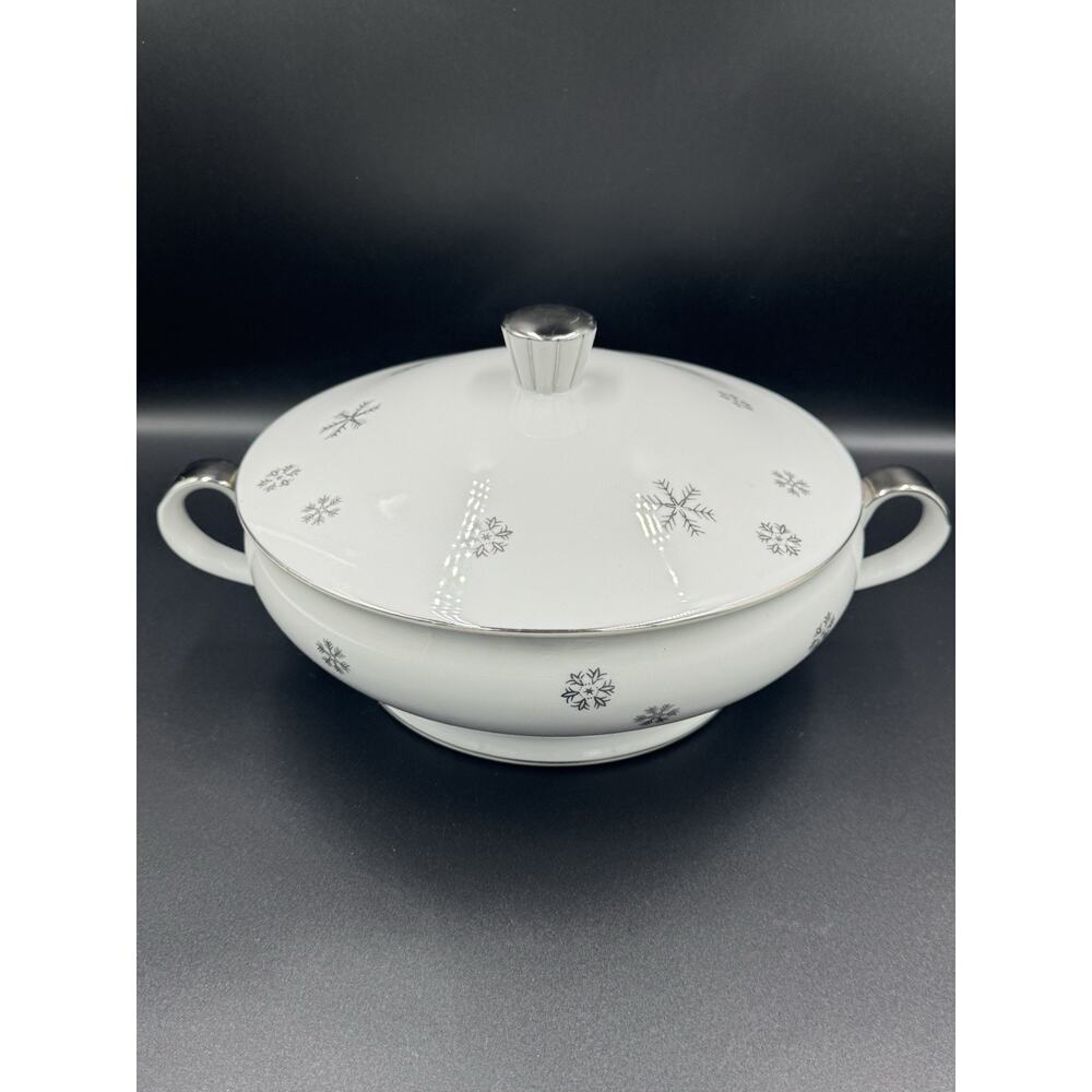 Vintage Seyei Snowy Atomic Snowflake 9” Lidded Veggie Dish MCM